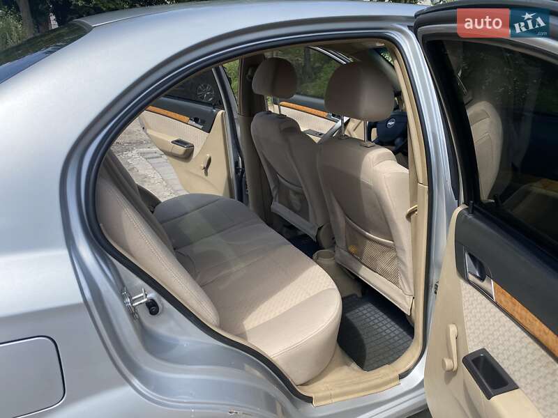 Седан Chevrolet Aveo 2007 в Львові