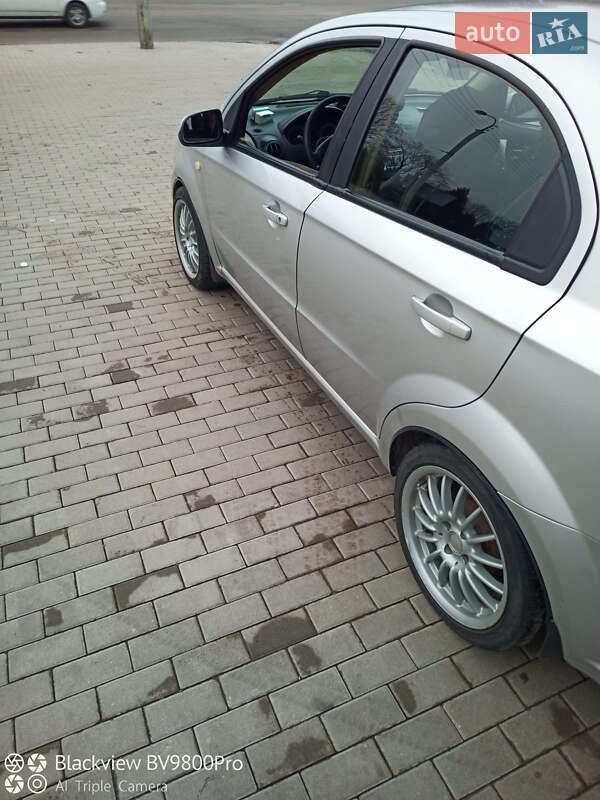 Седан Chevrolet Aveo 2008 в Рівному
