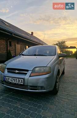 Хэтчбек Chevrolet Aveo 2005 в 