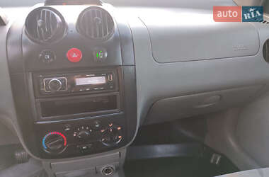 Седан Chevrolet Aveo 2004 в 