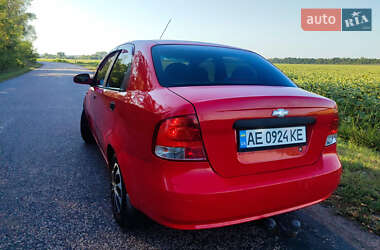 Седан Chevrolet Aveo 2004 в 