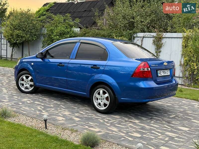 Седан Chevrolet Aveo 2011 в Днепре