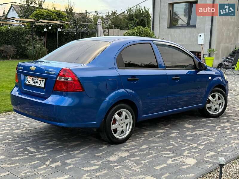Седан Chevrolet Aveo 2011 в Днепре