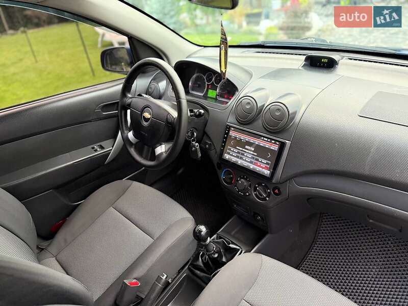 Седан Chevrolet Aveo 2011 в Днепре
