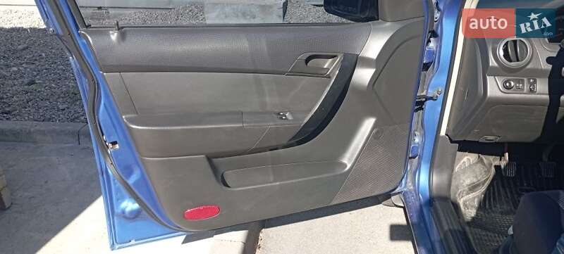 Седан Chevrolet Aveo 2008 в Запорожье