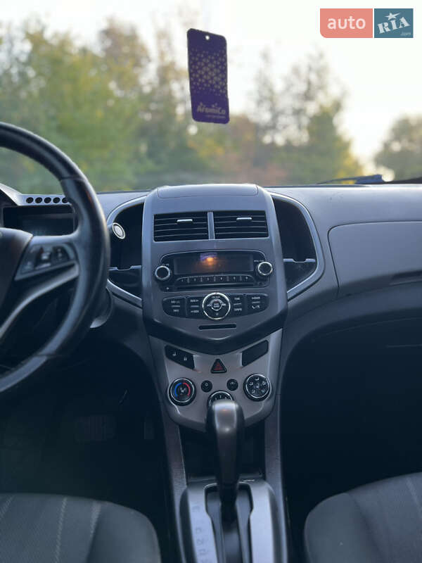 Седан Chevrolet Aveo 2012 в Запорожье