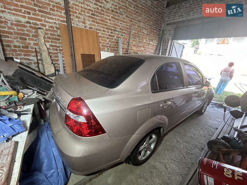 Седан Chevrolet Aveo 2008 в Львове