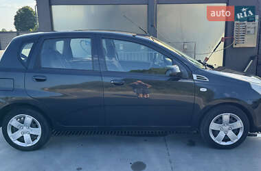 Хэтчбек Chevrolet Aveo 2009 в 