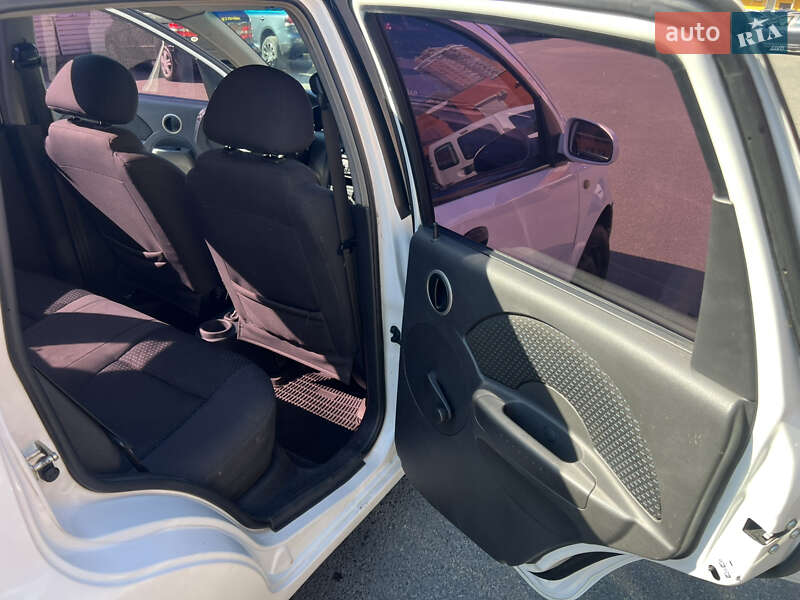 Хэтчбек Chevrolet Aveo 2007 в Киеве