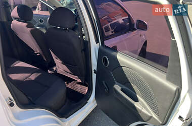 Хетчбек Chevrolet Aveo 2007 в 