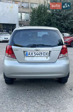 Хэтчбек Chevrolet Aveo 2005 в 