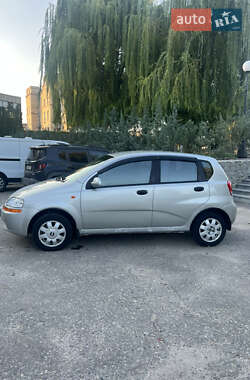 Хэтчбек Chevrolet Aveo 2005 в 