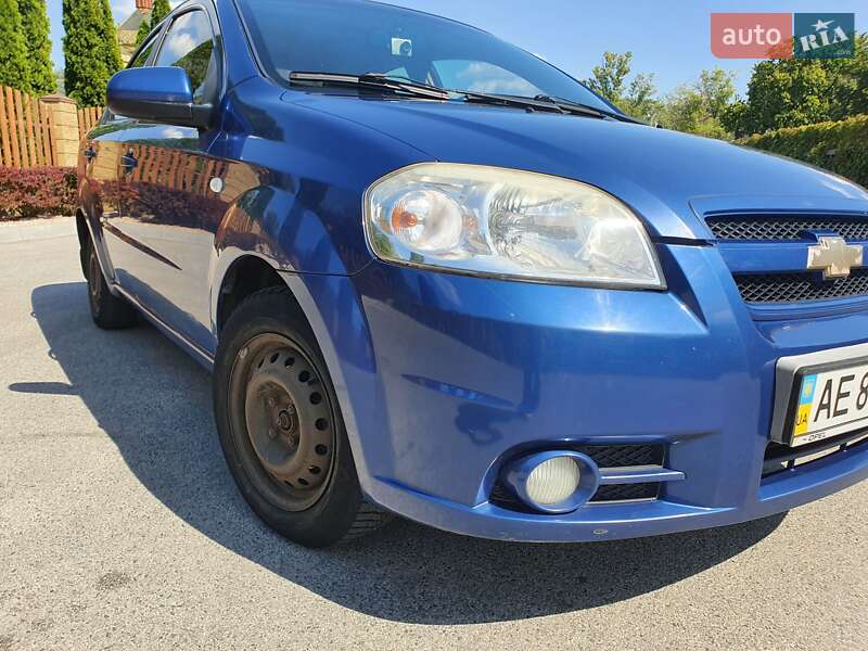 Седан Chevrolet Aveo 2008 в Днепре