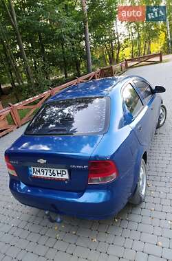 Седан Chevrolet Aveo 2004 в Лугинах