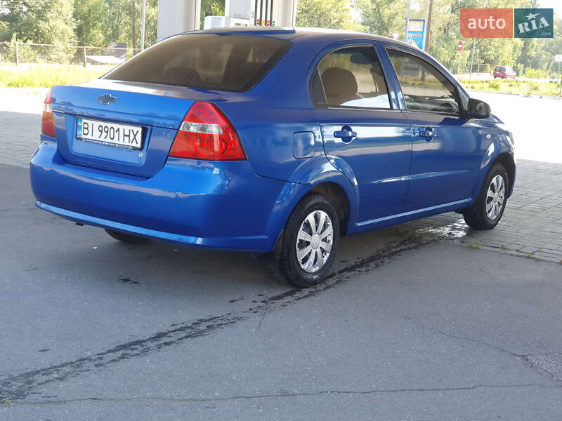 Седан Chevrolet Aveo 2006 в Кременчуге