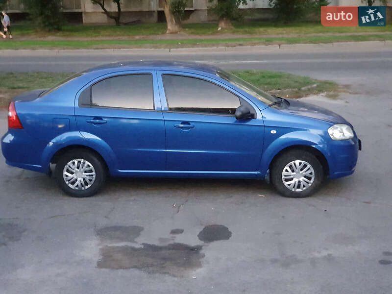 Седан Chevrolet Aveo 2006 в Кременчуге