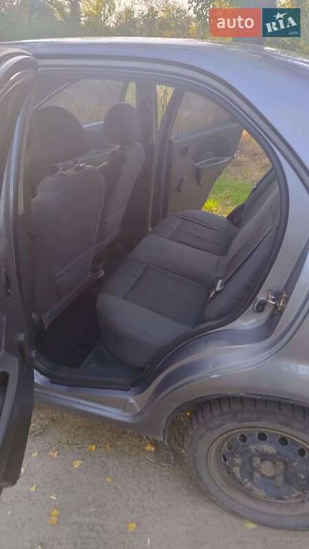 Седан Chevrolet Aveo 2006 в 