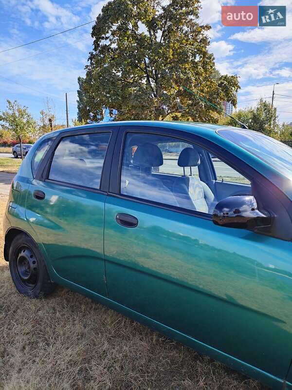 Хэтчбек Chevrolet Aveo 2004 в Киеве