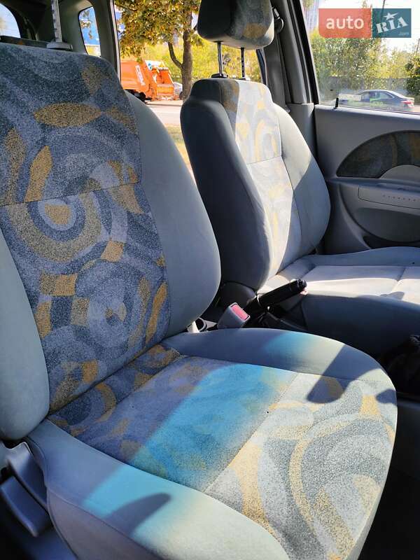 Хэтчбек Chevrolet Aveo 2004 в Киеве