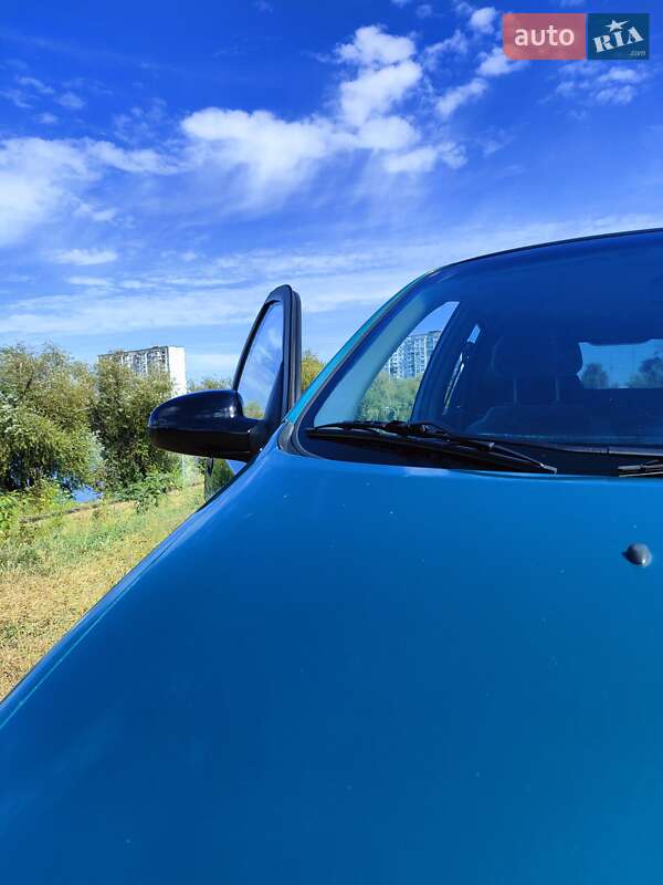 Хэтчбек Chevrolet Aveo 2004 в Киеве