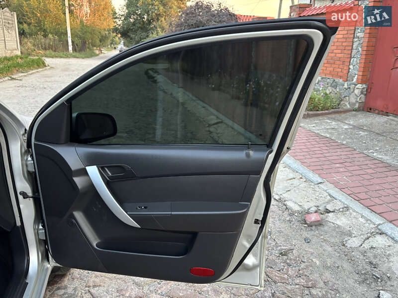 Седан Chevrolet Aveo 2008 в Запорожье
