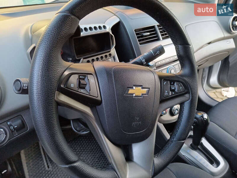 Седан Chevrolet Aveo 2012 в Львові