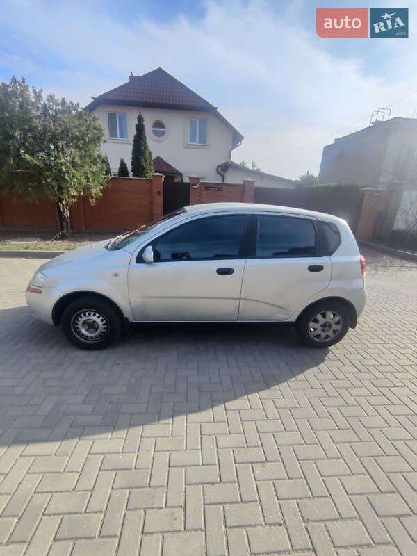 Хэтчбек Chevrolet Aveo 2004 в Запорожье
