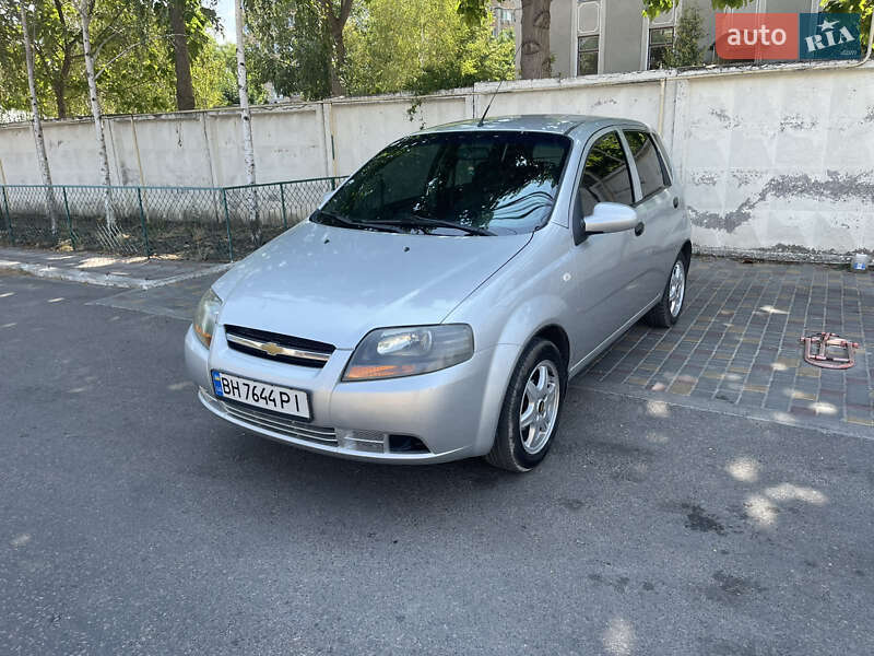 Хэтчбек Chevrolet Aveo 2008 в 