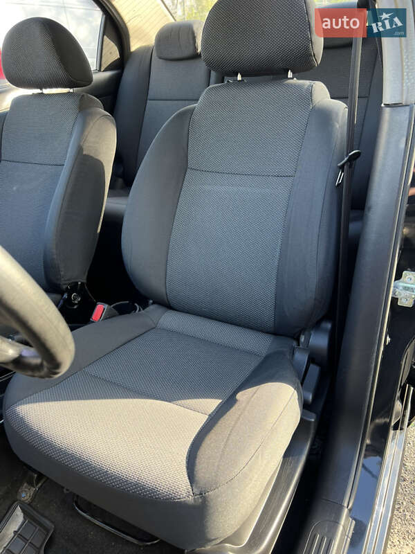Седан Chevrolet Aveo 2011 в Киеве