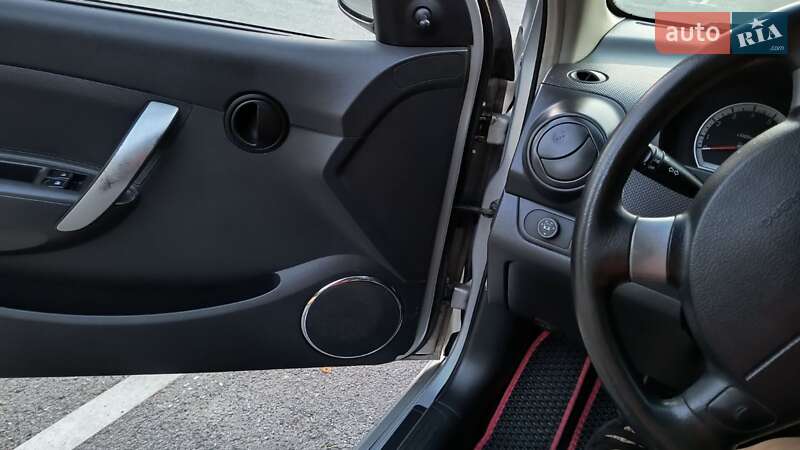 Хэтчбек Chevrolet Aveo 2009 в Владимире
