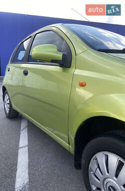 Хэтчбек Chevrolet Aveo 2005 в 