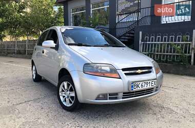 Хэтчбек Chevrolet Aveo 2006 в Южноукраинске