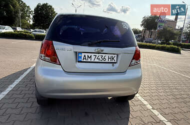 Хэтчбек Chevrolet Aveo 2007 в 