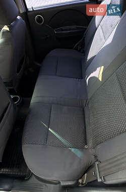 Хэтчбек Chevrolet Aveo 2007 в 