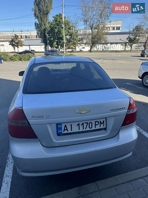 Седан Chevrolet Aveo 2011 в Києві