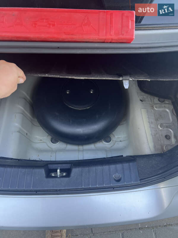 Седан Chevrolet Aveo 2011 в Києві