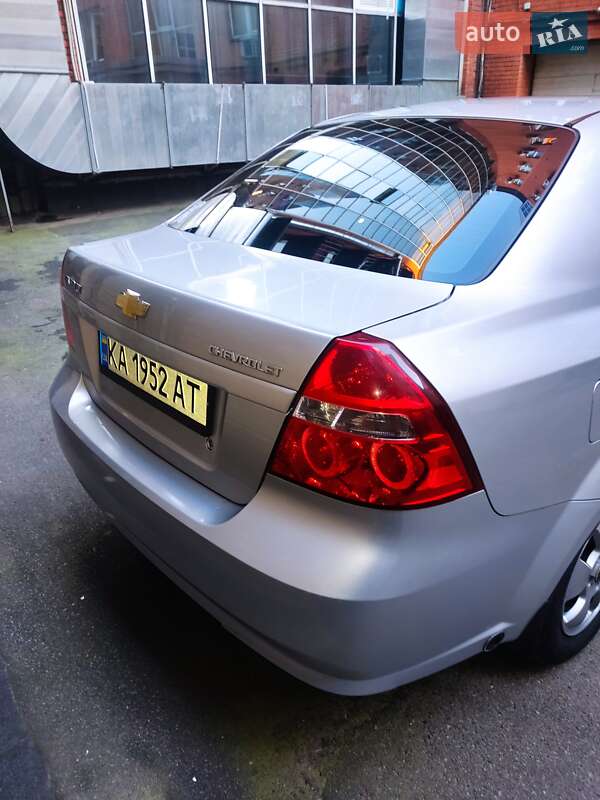 Седан Chevrolet Aveo 2011 в Киеве