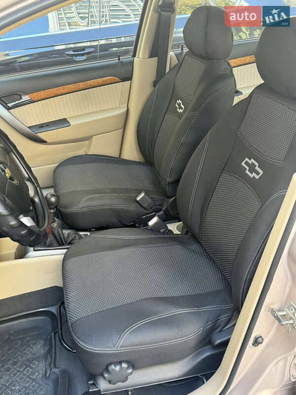 Седан Chevrolet Aveo 2008 в Киеве