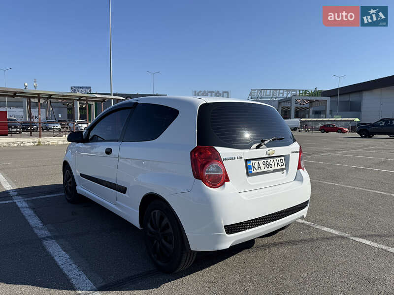 Хэтчбек Chevrolet Aveo 2011 в Киеве