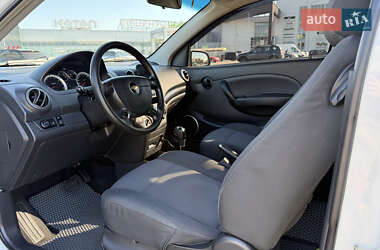 Хэтчбек Chevrolet Aveo 2011 в 