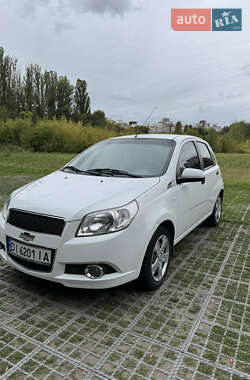 Хэтчбек Chevrolet Aveo 2010 в 