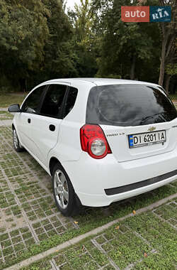 Хэтчбек Chevrolet Aveo 2010 в 