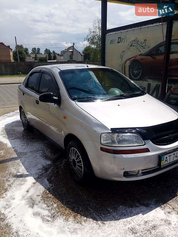 Седан Chevrolet Aveo 2004 в Коломые