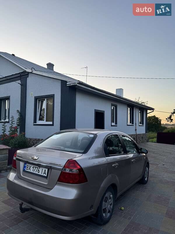 Седан Chevrolet Aveo 2008 в Волочиске