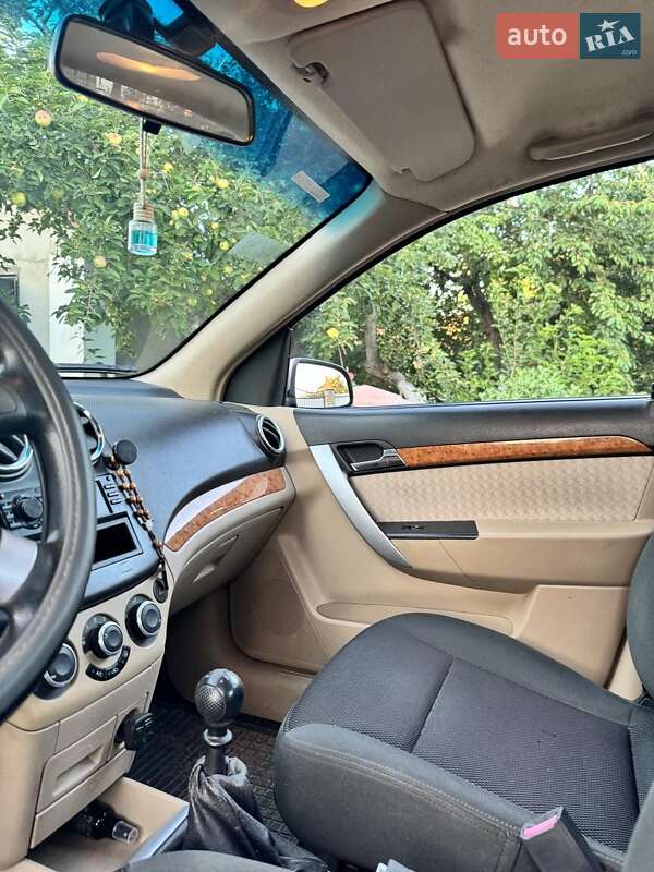 Седан Chevrolet Aveo 2008 в Волочиске