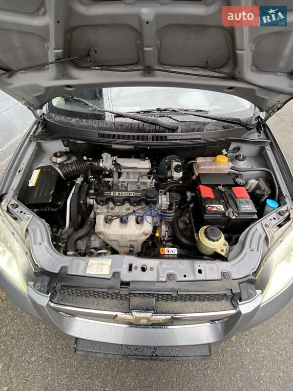 Седан Chevrolet Aveo 2006 в Ирпене