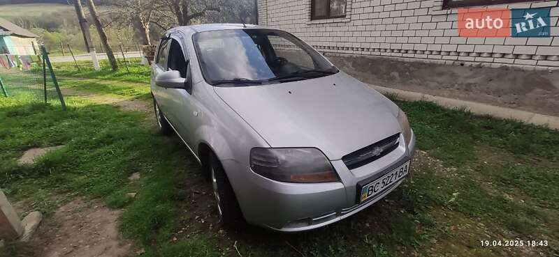 Хэтчбек Chevrolet Aveo 2007 в 