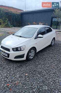 Седан Chevrolet Aveo 2014 в Луцьку