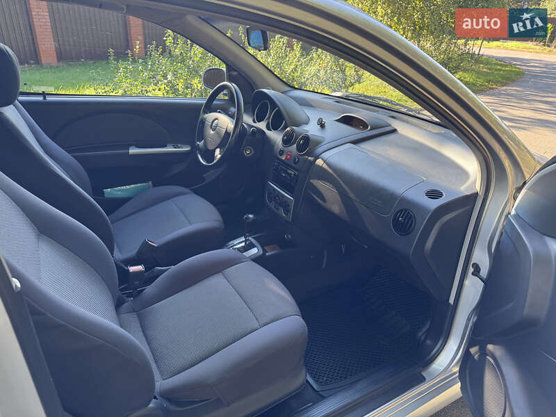 Хэтчбек Chevrolet Aveo 2006 в Киеве