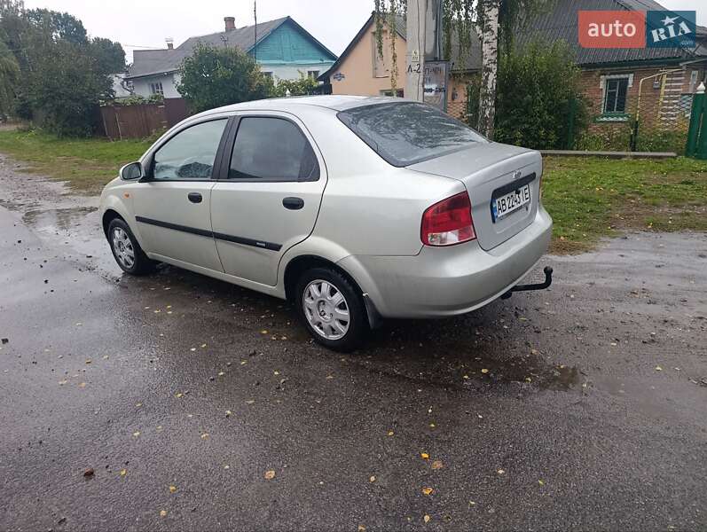 Седан Chevrolet Aveo 2005 в Жмеринке